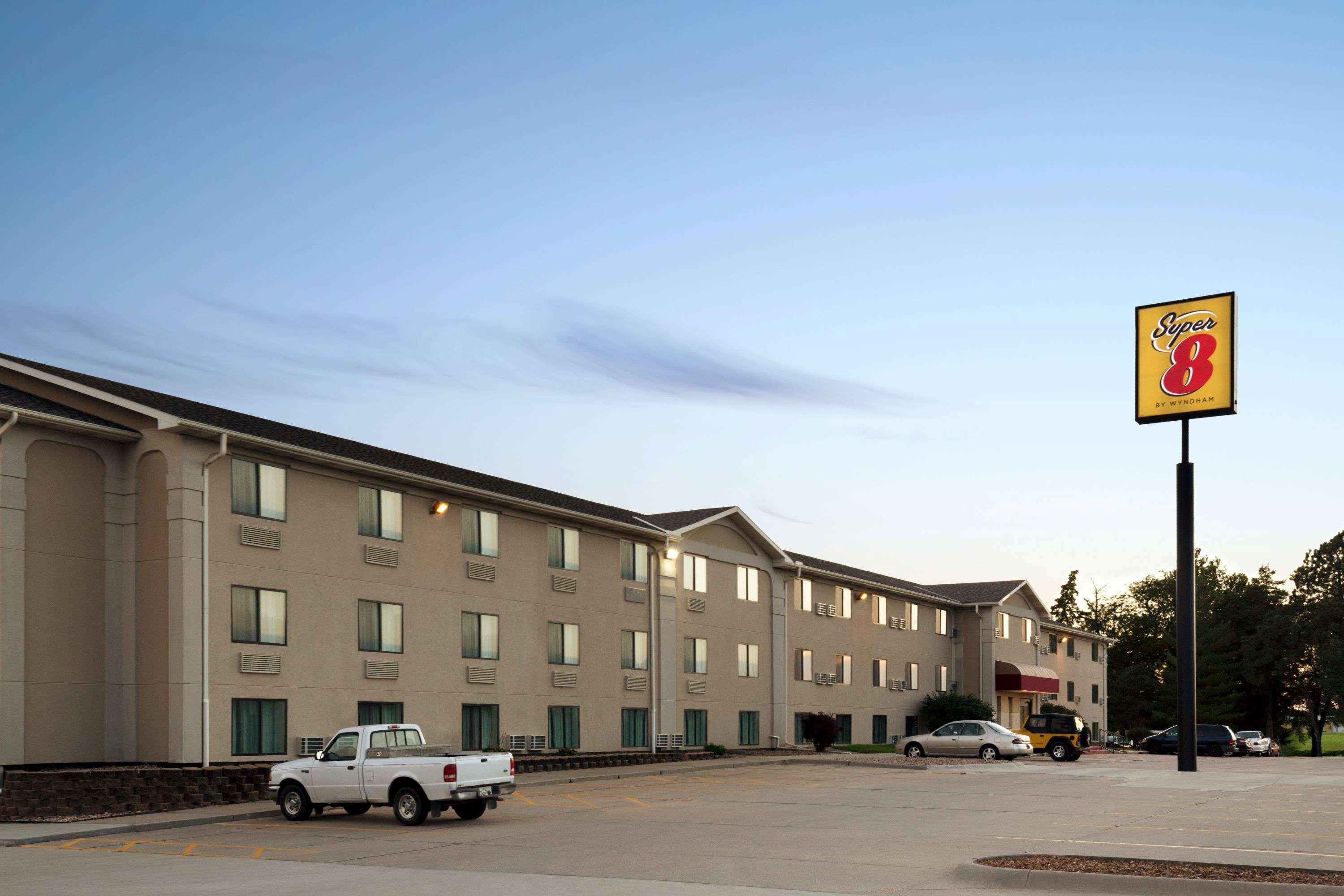 מלון Super 8 By Wyndham Lincoln North מראה חיצוני תמונה
