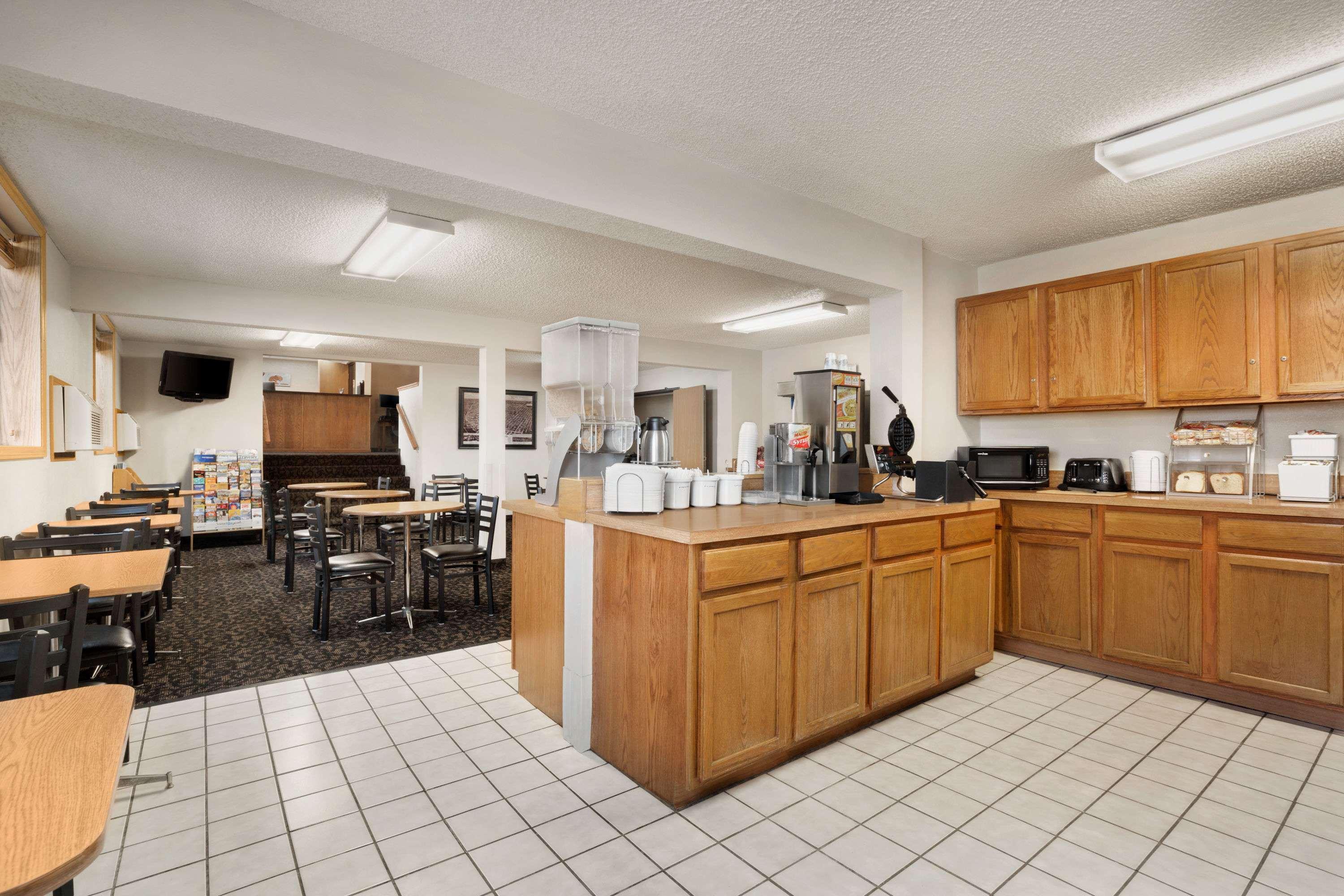 מלון Super 8 By Wyndham Lincoln North מראה חיצוני תמונה