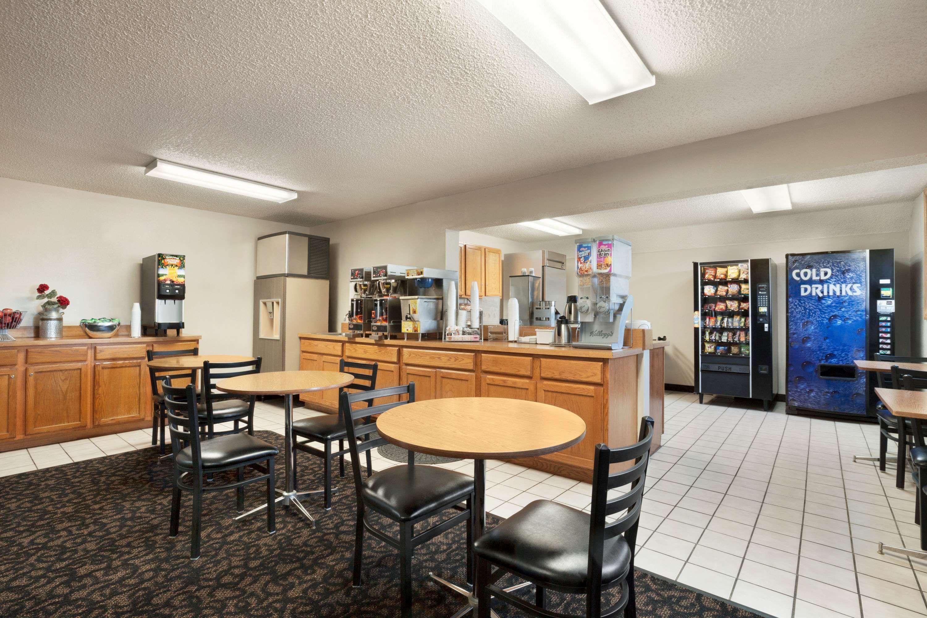 מלון Super 8 By Wyndham Lincoln North מראה חיצוני תמונה