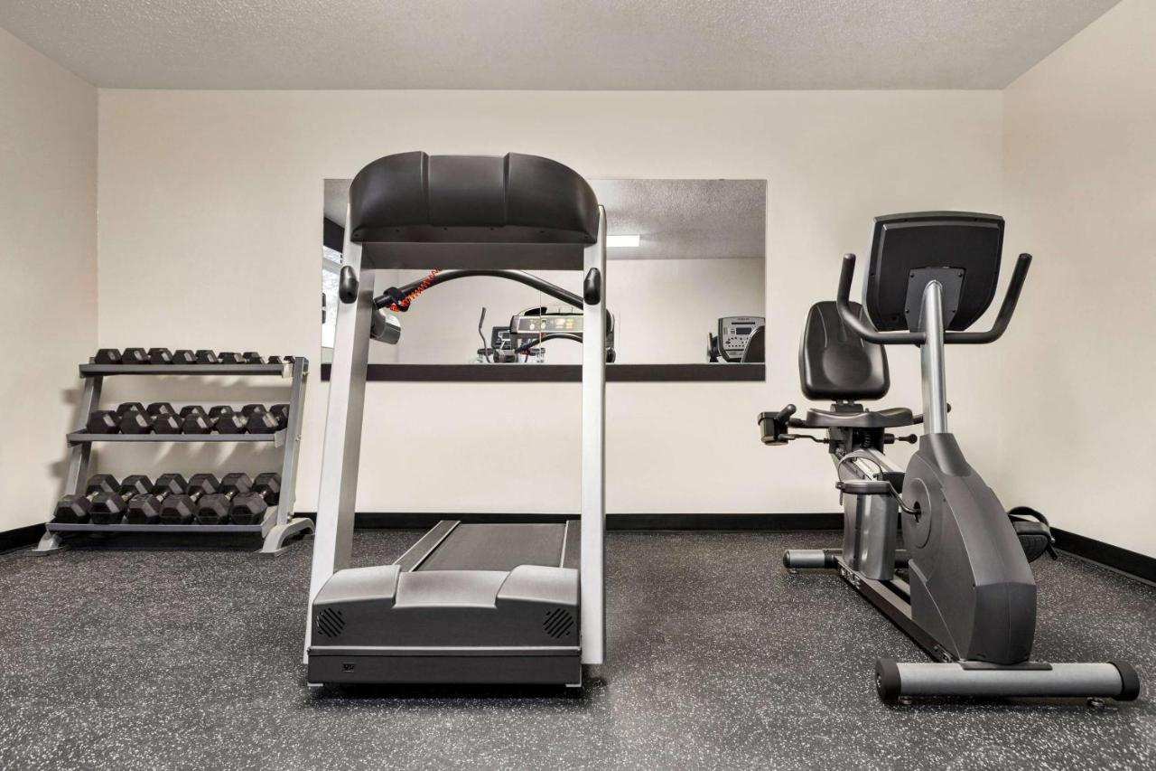 מלון Super 8 By Wyndham Lincoln North מראה חיצוני תמונה
